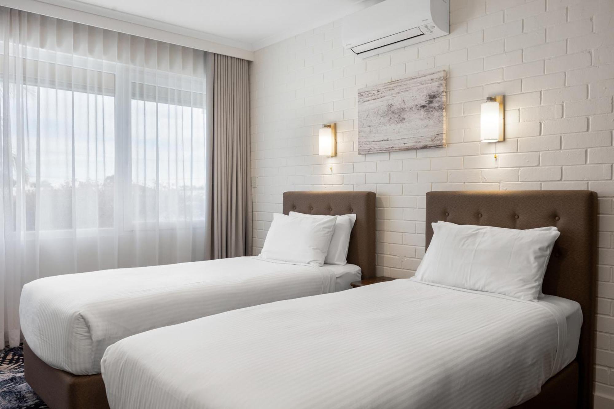 Best Western Adelaide Airport Exterior photo