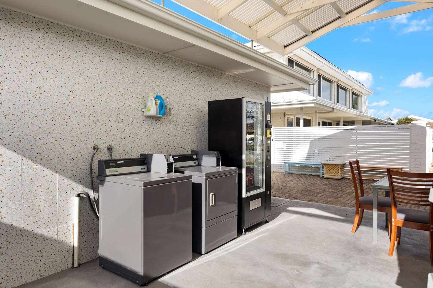 Best Western Adelaide Airport Exterior photo